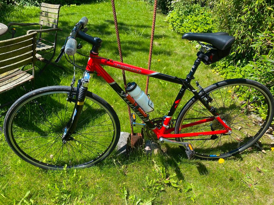 SPECIALIZED CROSSROADS PRO TREKKING BIKE ROT/SCHWARZ 28 ZOLL in Hattstedt