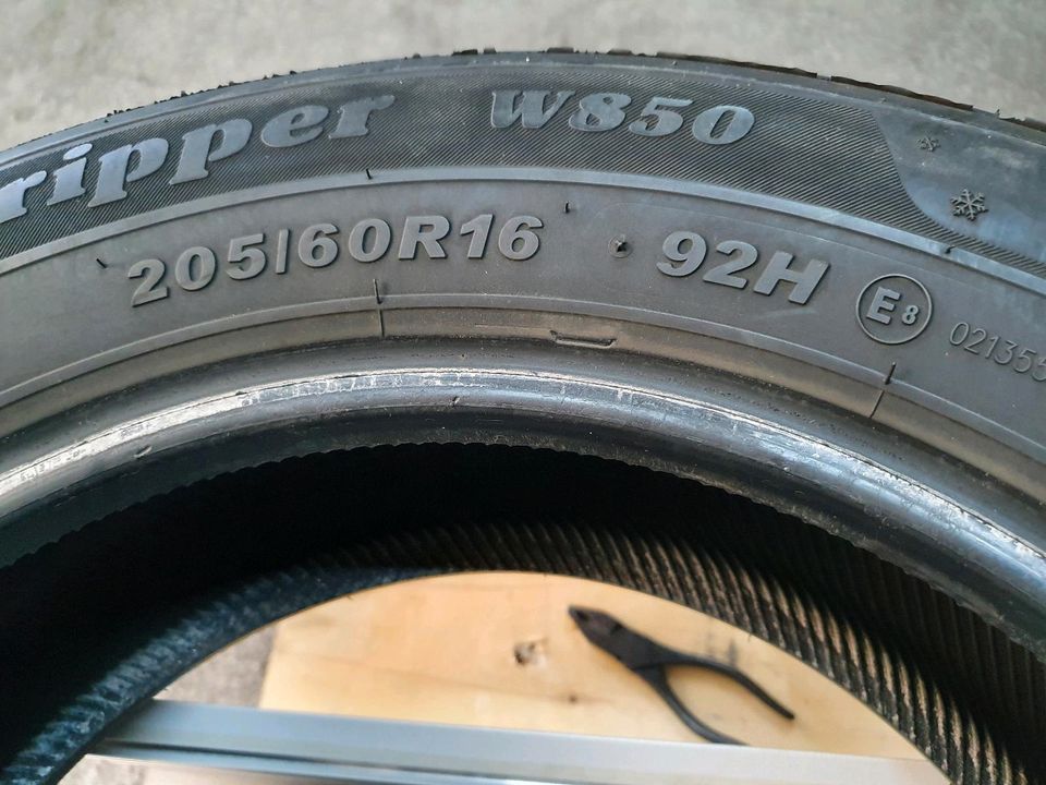 7mm Starmaxx Winterreifen 4x 205/60 R16 92H - 205 60 16 in Sindelfingen