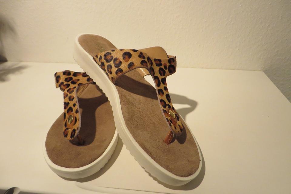 Edler Flip-Flop mit Fell im Leo-Look von Lazamani Italy (neu) in Waiblingen