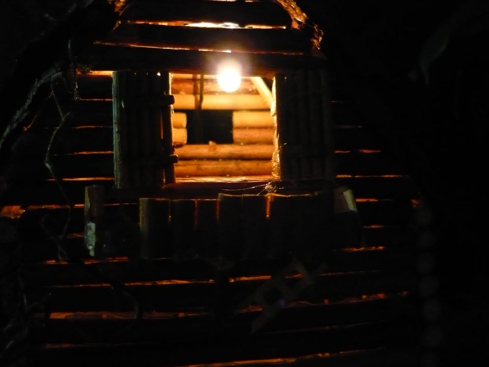 Weihnachten - Holzhaus inkl. Beleuchtung Handarbeit. in Waldstetten