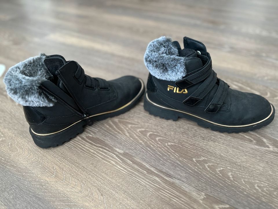 FILA Winterstiefel Klettverschluss schwarz Gr.40  2xgetragen Kind in Oststeinbek