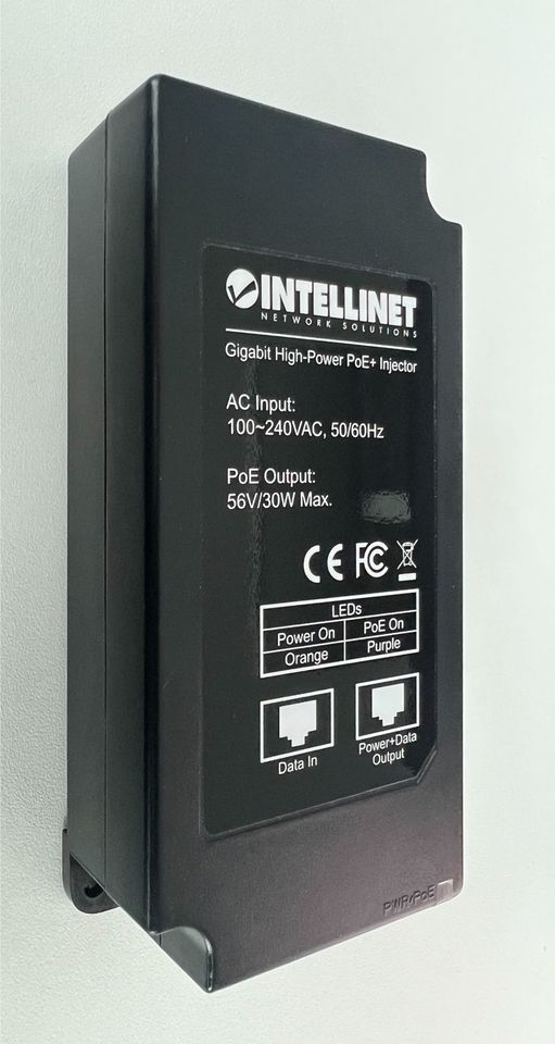 Intellinet Gigabit High-Power PoE+ Injector (Model No. 561037) in Berlin