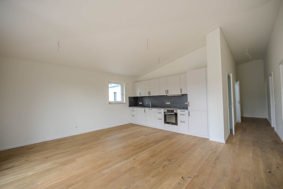 Erstbezug ab 01.07. moderne 3-Zimmer Mietwohnung Speckgürtel Berlin mit Balkon und TG in Königs Wusterhausen