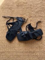 Schwarze Römersandalen Gr. 37 Bayern - Nersingen Vorschau