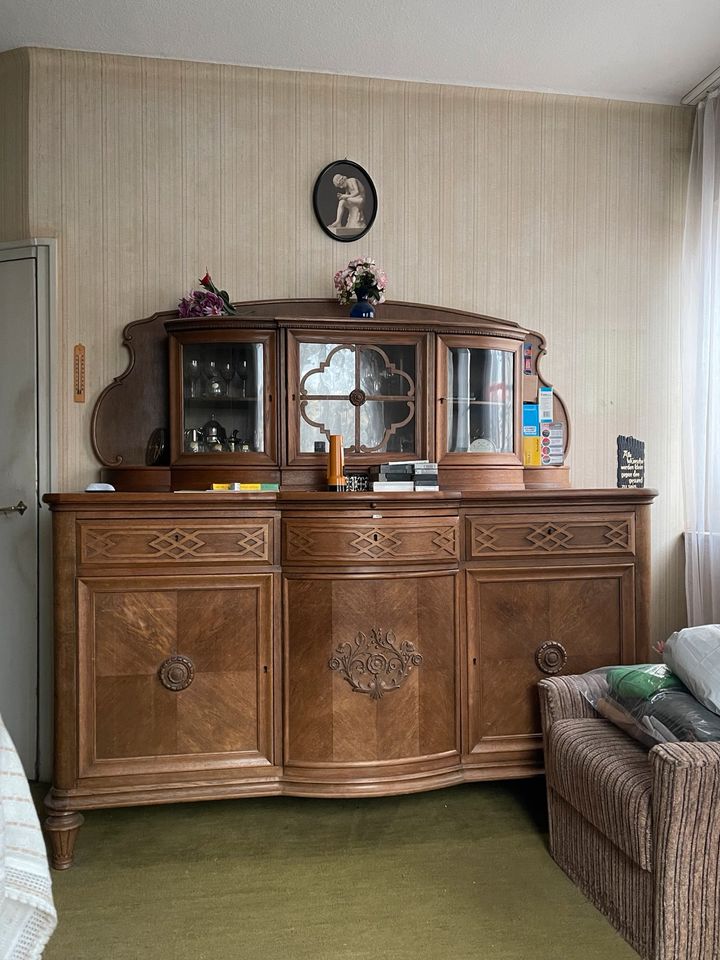 Antikes Buffet, Kommode, Tisch, Esszimmer, Wohnzimmer in Balingen