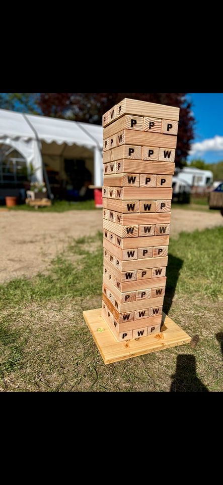 XXL Jenga mit Wahrheit oder Pflicht-Anweisungen *Vermietung* in Berlin