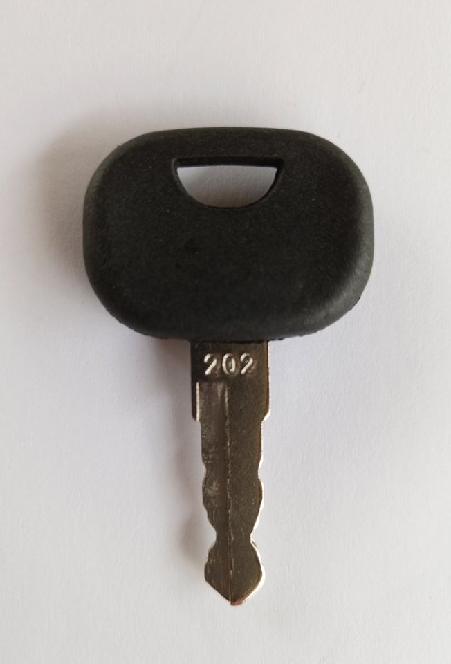 Baumaschinenschlüssel Schlüssel für Bagger Radlader Stapler in Breitscheidt