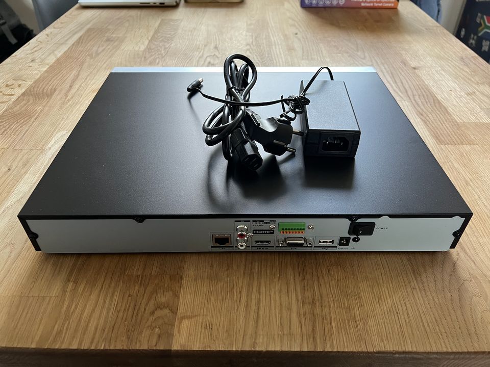 HIKVISION Video Recorder DS-7616NXI-K2 inkl. 6TB Festplatte in Halstenbek