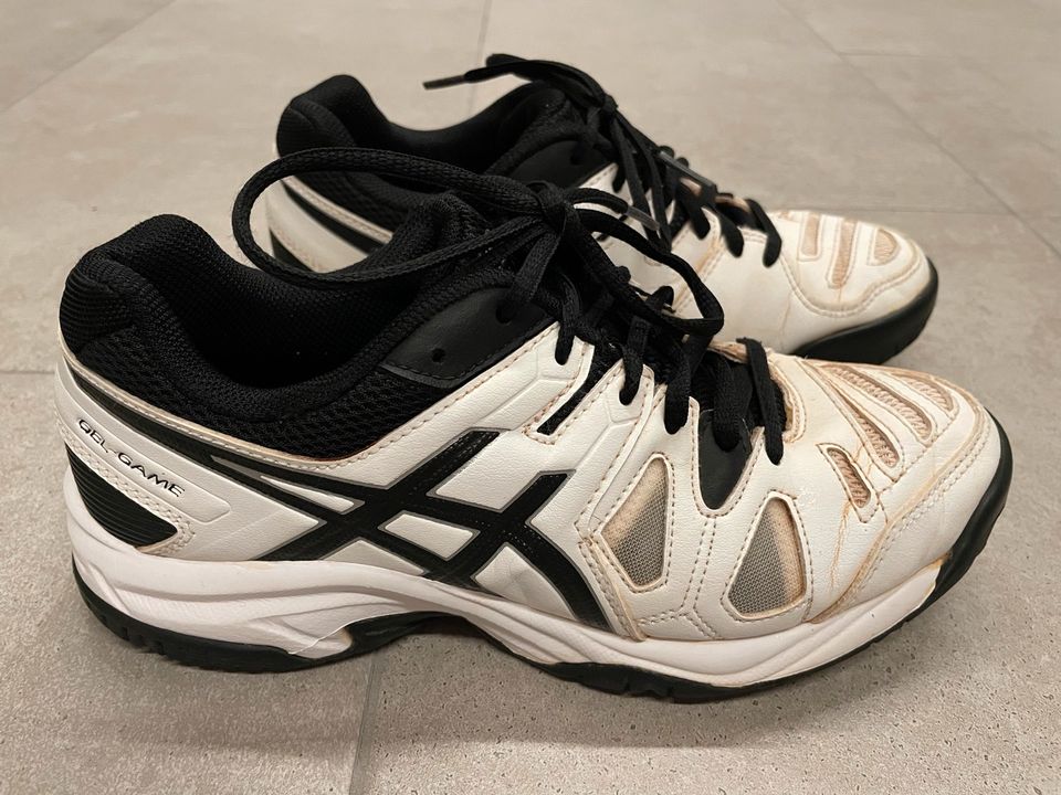 Asics Tennisschuhe Größe 35,5 in Köln