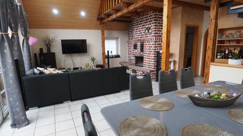Schön umgebaute Kate mit Galerie und Kamin im Wohnzimmer, Garage und großem Garten in Kranenburg