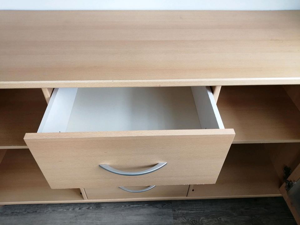 Sideboard buche, Türen und Schubladen, Schrank in Eltville