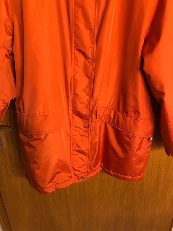 Damen orange Wind Wetter gefütterte Jacke mit Kapputze von Gil Br in Bochum