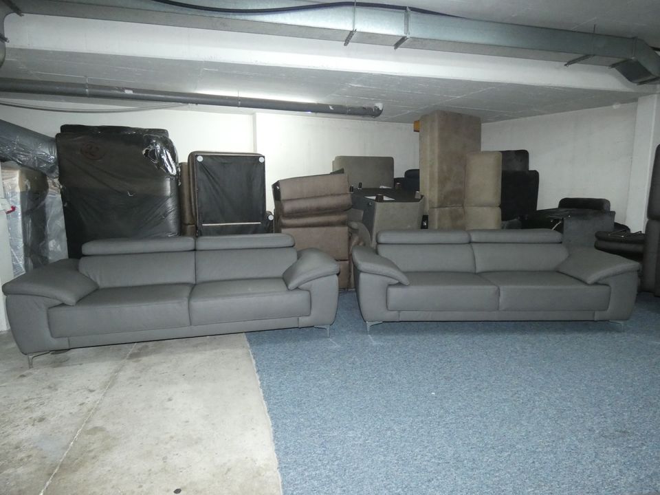 2x 3 1/2er + XXL Hocker Echt Leder Sofa Couch anstatt 5.870€ in Hagen am Teutoburger Wald