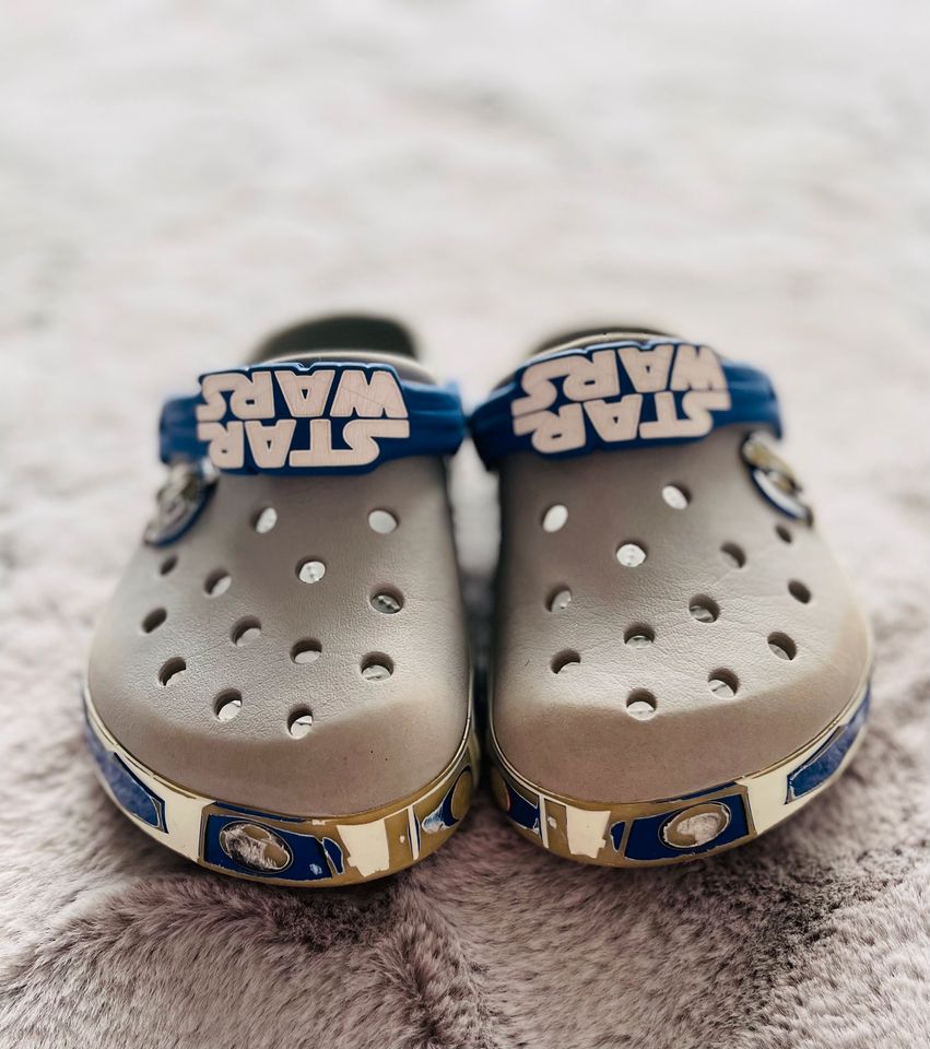 STAR WARS Crocs Gr32-33 getragener Zustand in Willich