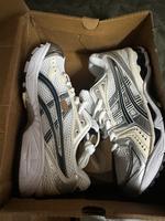 Asics Schuhe Größe 42 Ungetragen Hessen - Flörsheim am Main Vorschau