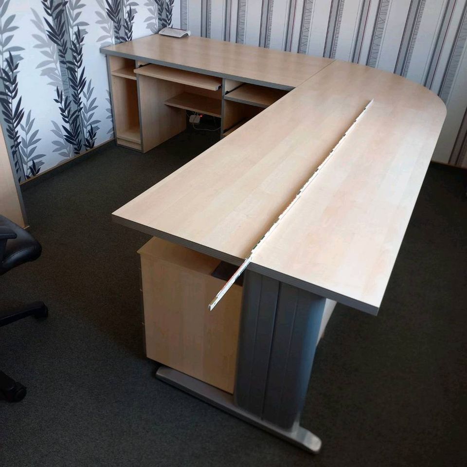 Büro Zimmer UNO Sehr guter Zustand inclusive Drehstuhl in Twistringen