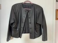 Kurze Nappa Lederjacke Größe circa 40 Hessen - Butzbach Vorschau