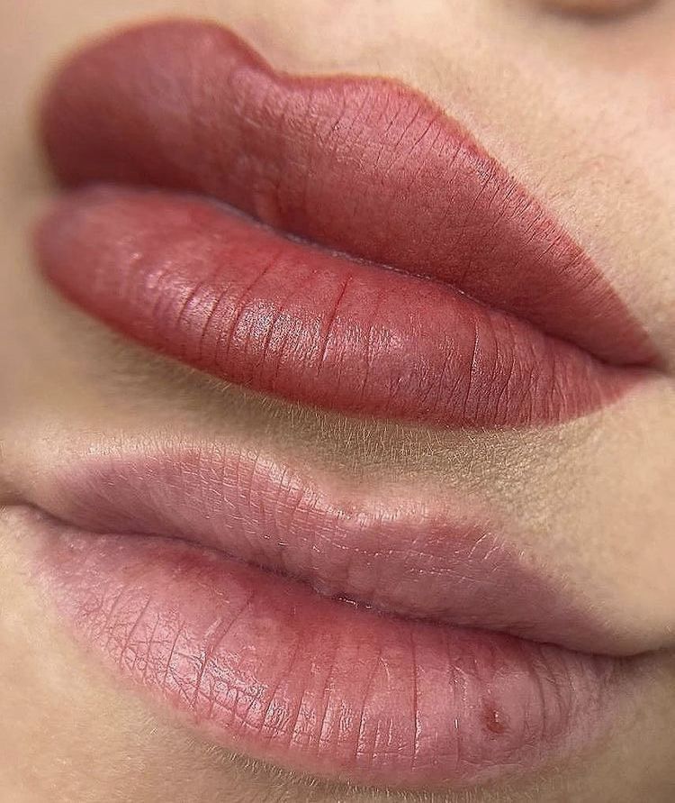 Lippenpigmentierung im Salon in Gelsenkirchen