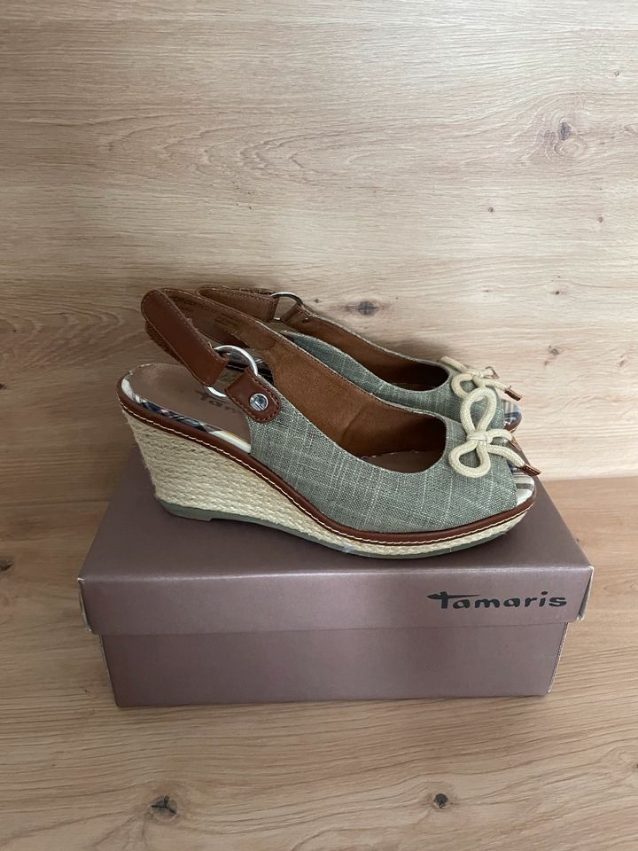 Tamaris Keilabsatz-Schuhe Sandalen Gr. 37 khaki in Köln
