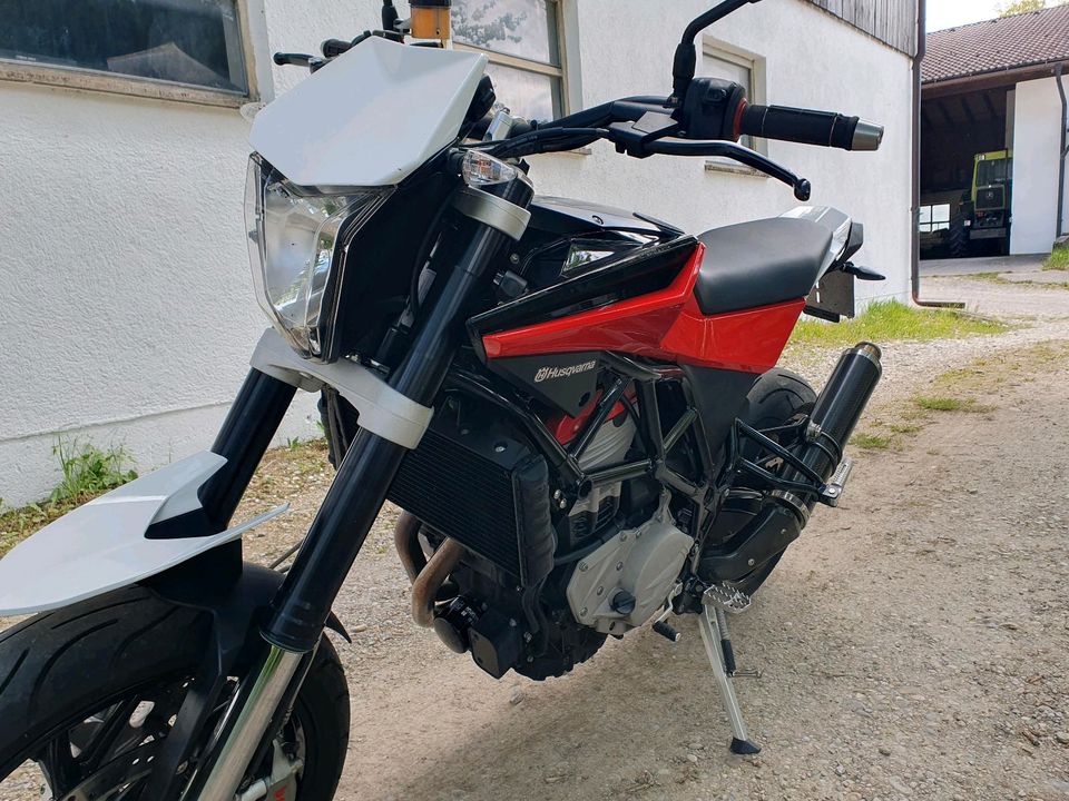 Husqvarna Nuda 900r in Hohenschäftlarn