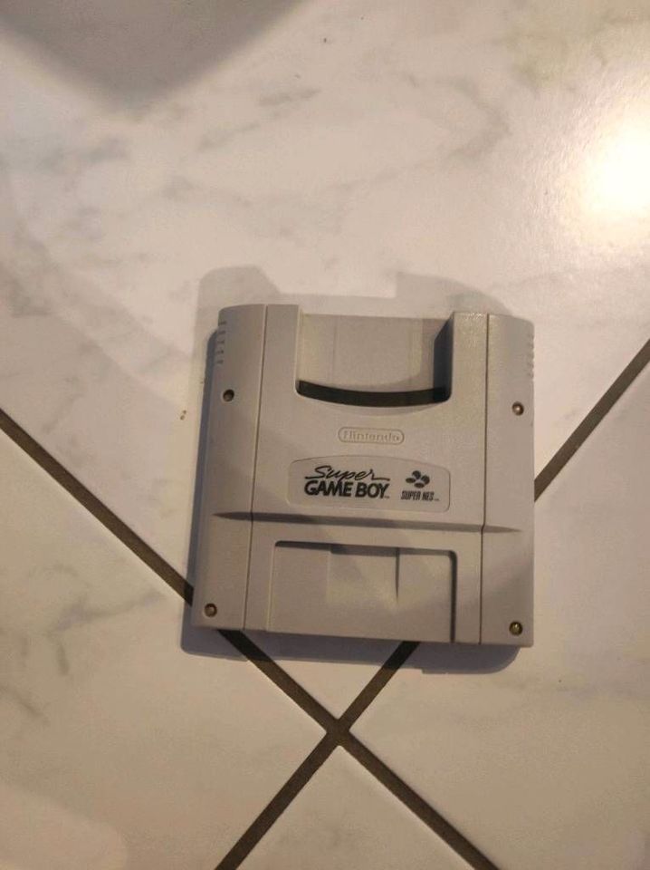 Super Nintendo SNES 2x, mit 9 Spielen und 2 Controllern in Groß-Zimmern