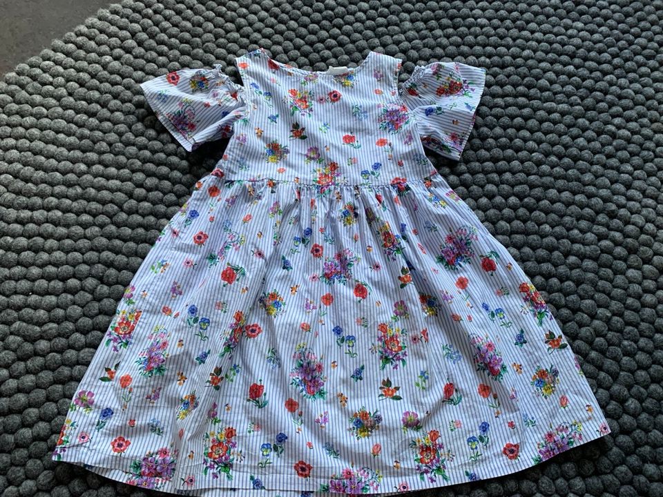 ❤️ H&M Kleid 134 Blumen gestreift Schulterfrei❤️ in Eschweiler