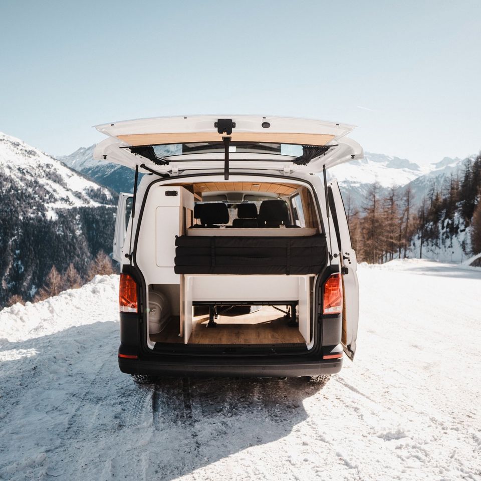 Volkswagen T6.1 Camper Van Aufstelldach Neu Wohnmobil Bulli in Hamburg