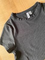 Schwarzes, geripptes T-Shirt Bayern - Erding Vorschau
