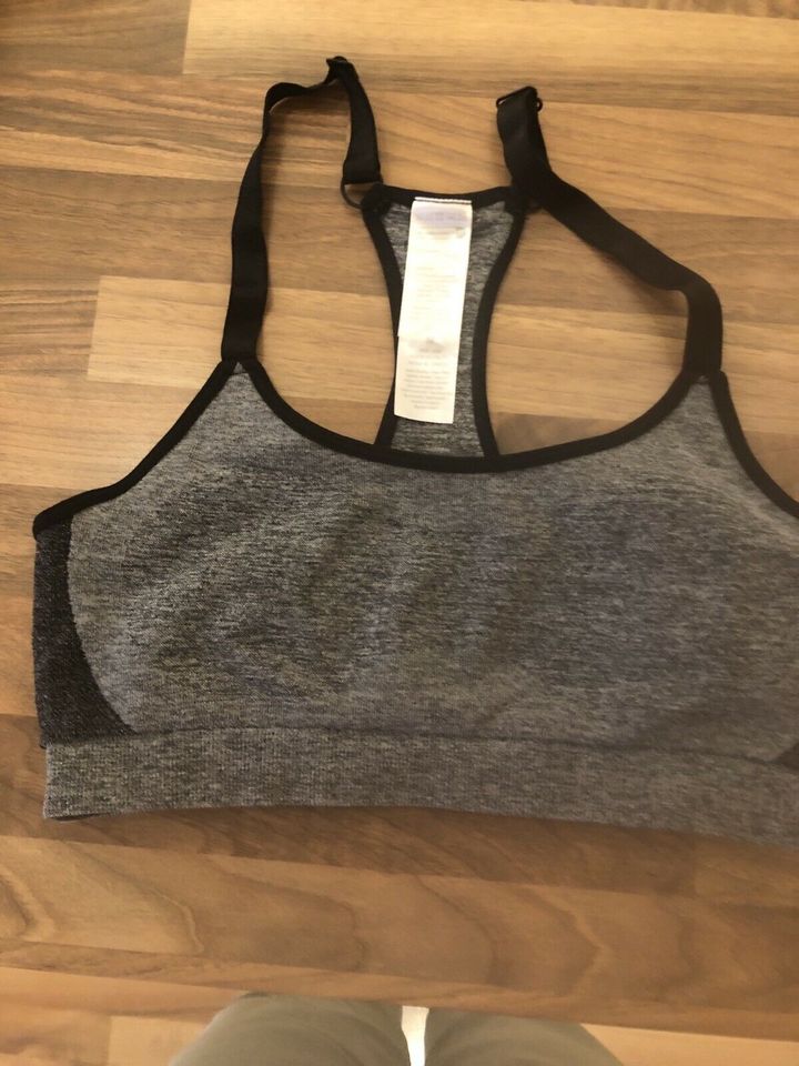 Sport-Bustier in Marklohe