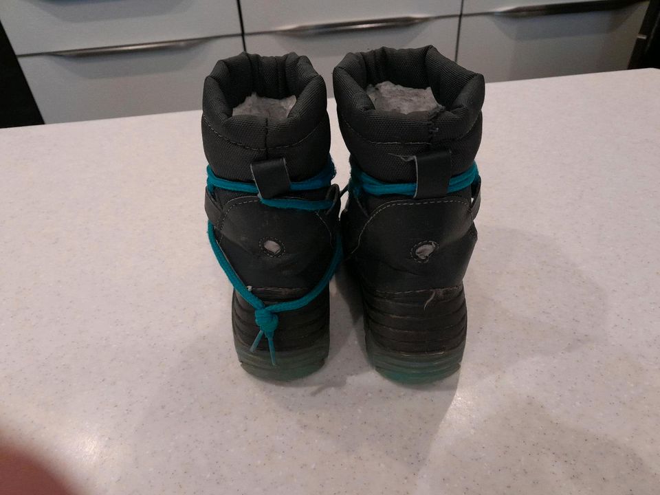 Winterstiefel blicken leuchten Größe 26 mit Licht in Hofkirchen