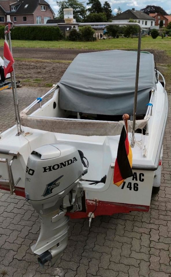 Motorboot Sportboot Kajütboot Drago in Hamburg