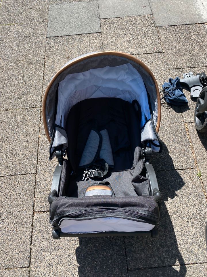 Kinderwagen,Babywagen 3 in 1 in Duisburg