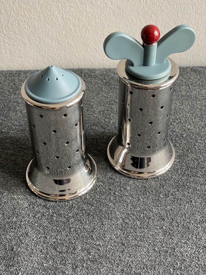 Alessi Pfeffermühle & Salzstreuer, Design Michael Graves ‼️‼️ in  Hamburg-Nord - Hamburg Uhlenhorst | eBay Kleinanzeigen ist jetzt  Kleinanzeigen