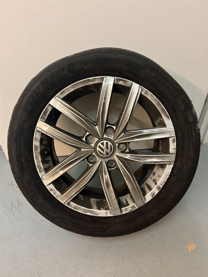 4x Sommerreifen auf Alufelgen Volkswagen 205 55 R16 in Neu-Anspach