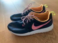 Nike Schuhe Gr. 37.5 bunt Saarland - Neunkirchen Vorschau