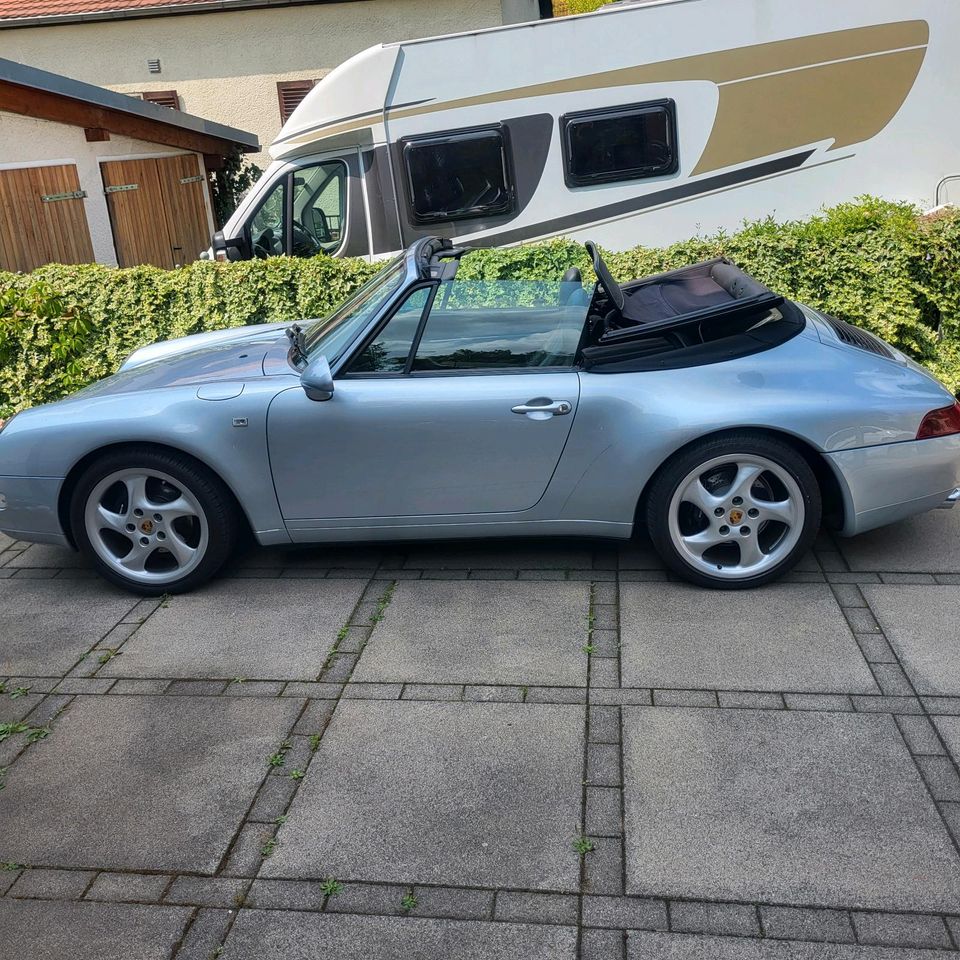 Porsche 911 Cabriolet Typ 993/Carrera 2 in silber/schwarz BJ 1994 in Kleinmachnow