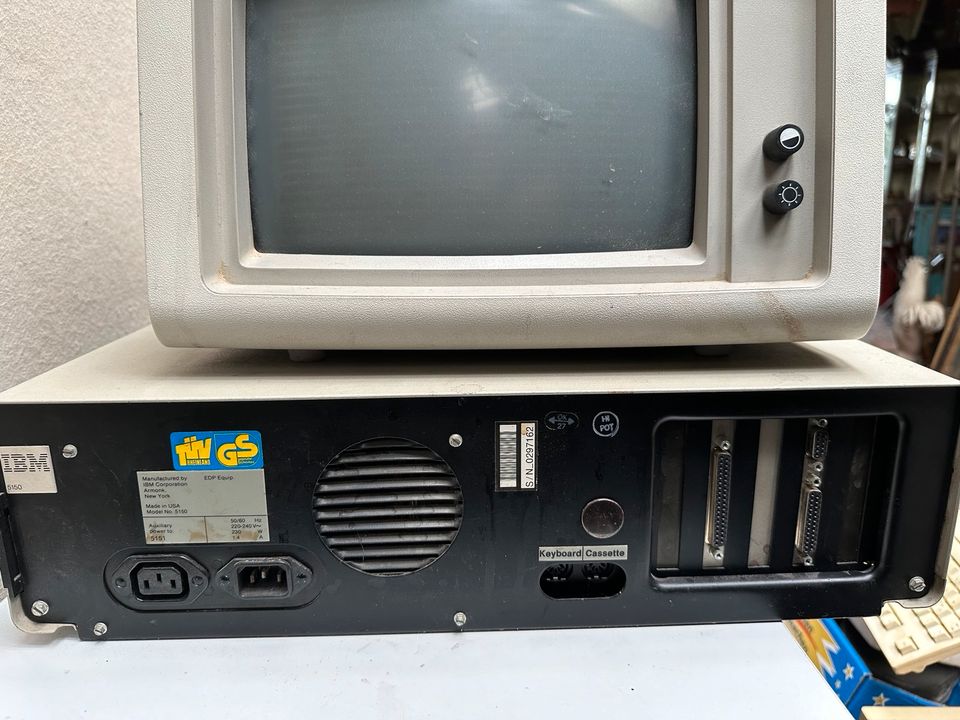 IBM PC 5150 mit Monitor 5151 - 002 Computer Vintage in Frankfurt am Main