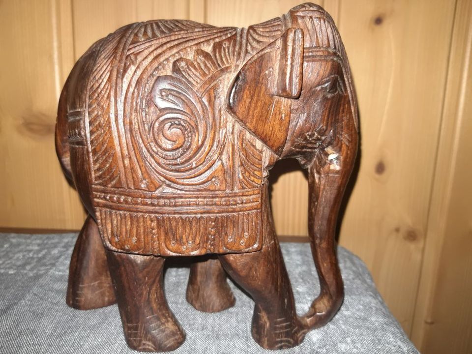 indischer Holz Elefant, Deko, Kunst, Edelholz, geschnitzt in Neukirchen
