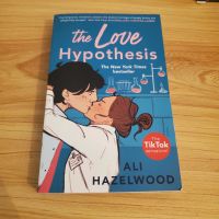 ,,The love hypothesis" von Ali Hazelwood Düsseldorf - Rath Vorschau