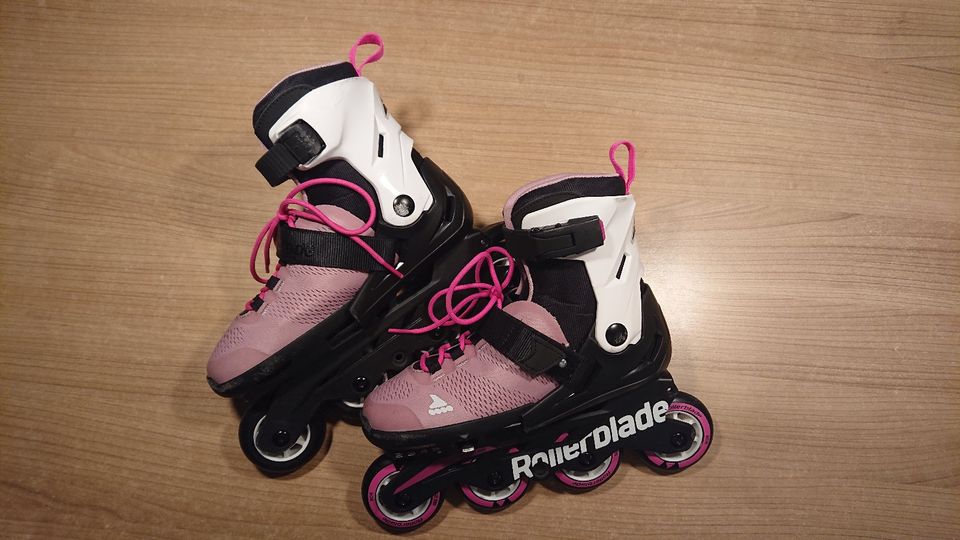 Rollerblade Mädchen microblade Größe 33-36,5 in Berlin