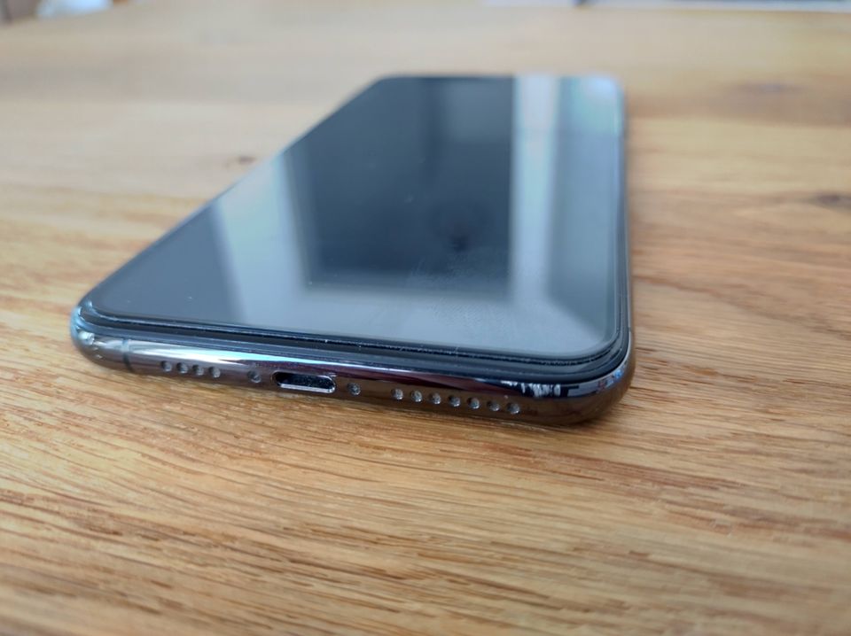 Apple iPhone XS Max 64GB - schwarz in Schwalbach a. Taunus