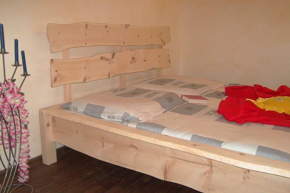 Bett in Zirbelkiefer massiv Modell Südtirol in Blaufelden