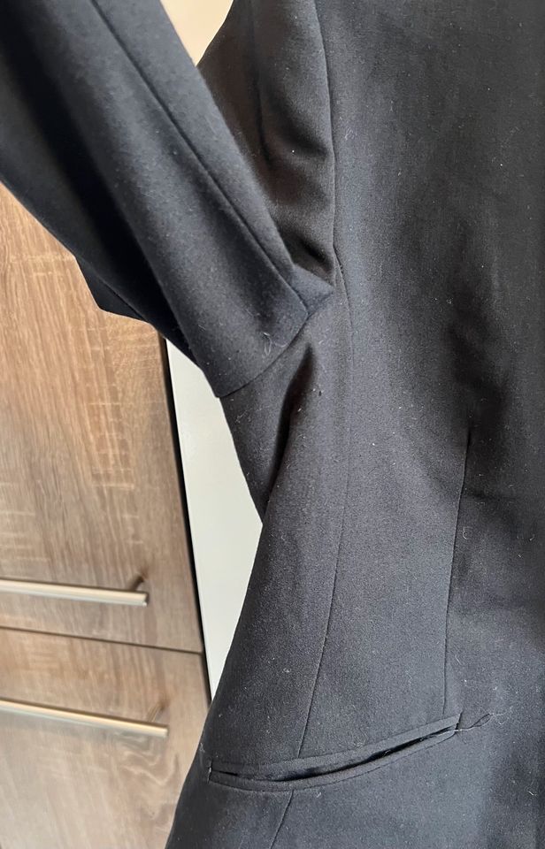 Blazer Schwarz Damen 42 H&M ( eher Größe 40 ) in Muggensturm