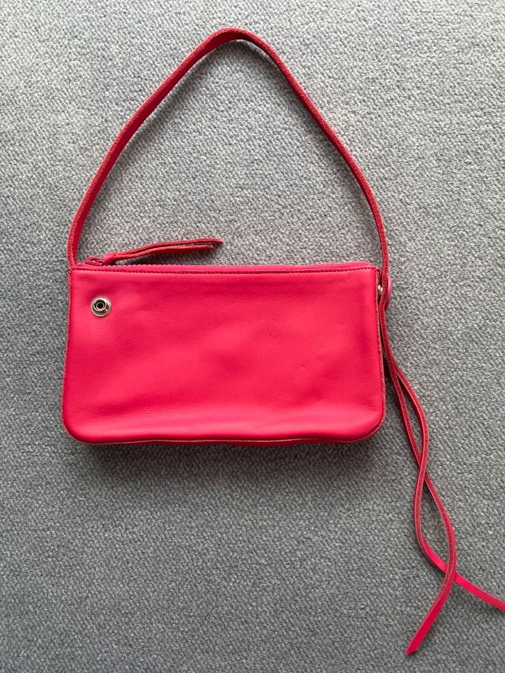 GAP Clutch & Schultertasche pink Leder in Allersberg