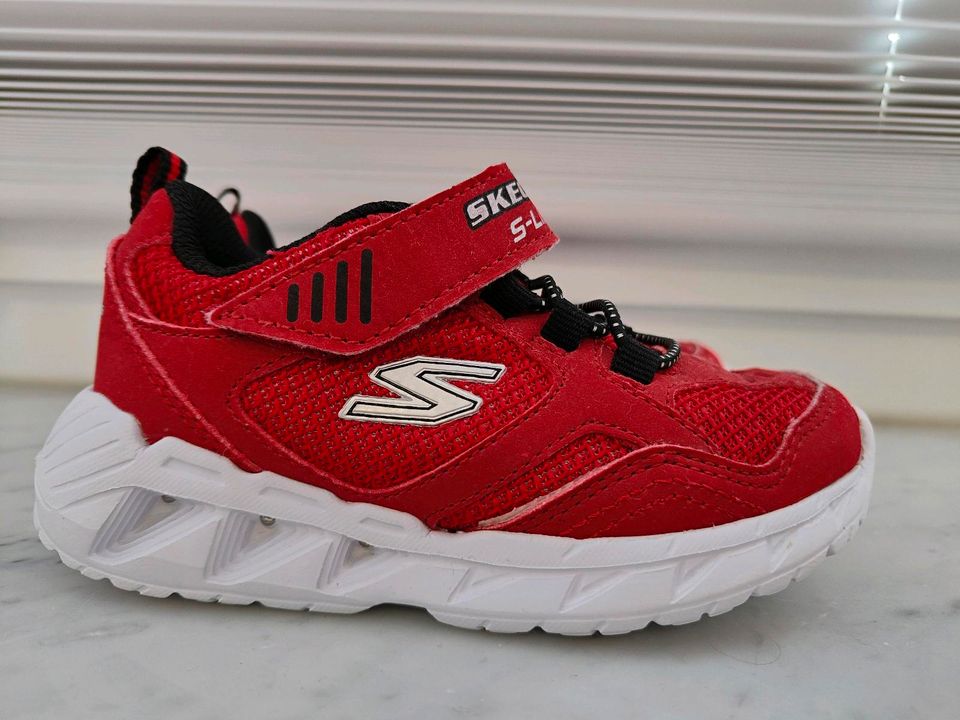 Skechers Sneaker in rot Gr. 25 in Kamp-Lintfort