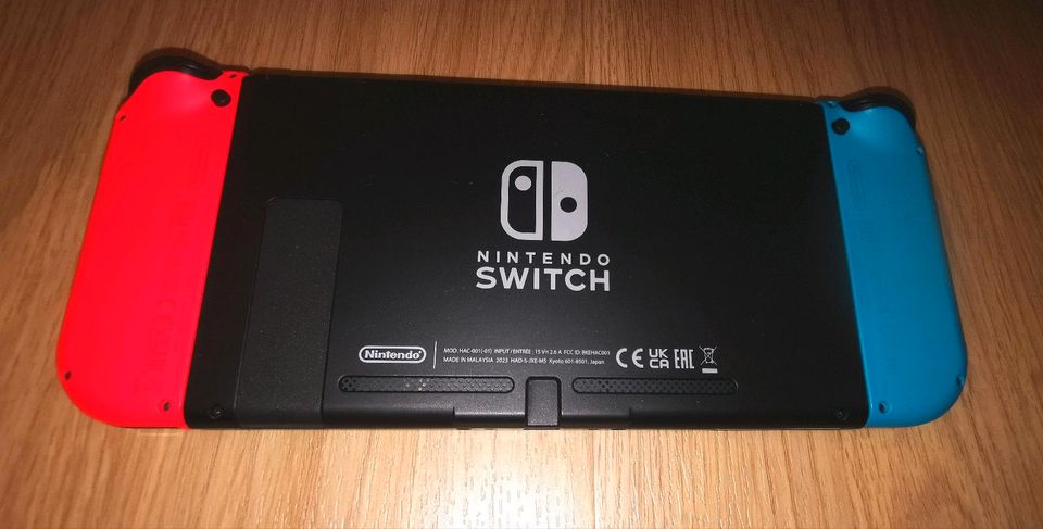 Nintendo Switch 2023 Modell mit 7 Spielen in Frankfurt am Main