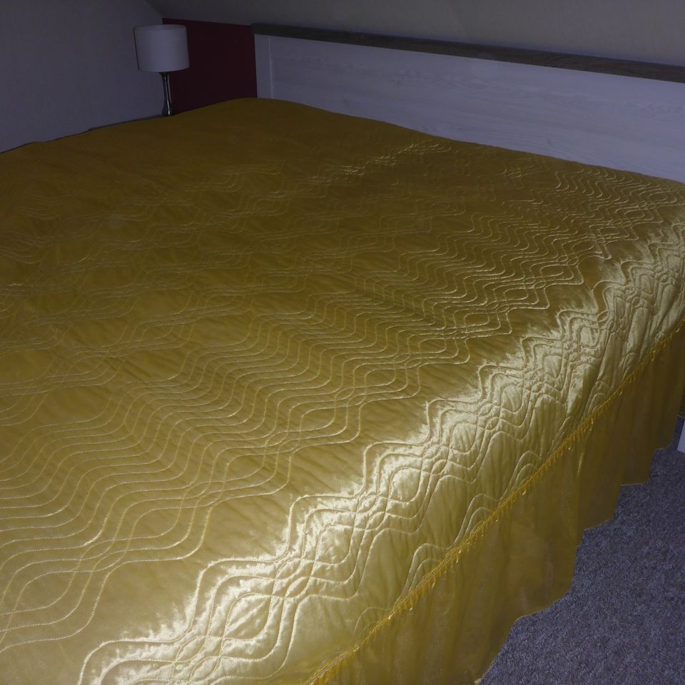 Bett Tagesdecke 280 x 210 cm Schlafzimmer ca. 1960er Jahre in Celle