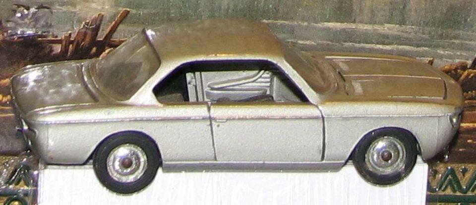 BMW 2000 CS Modellauto von Solido 1:43 in Stutzenklinge