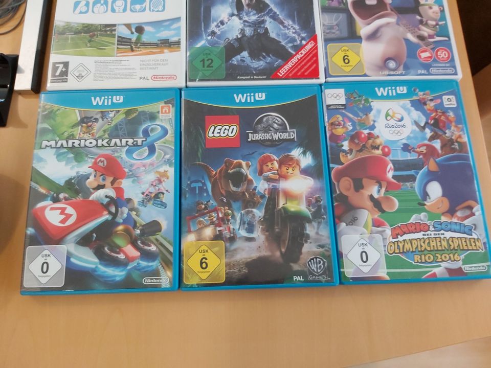 Nintendo Wii U 32G incl. Remote Controller , Lenkrad und 9 Spiele in Erkelenz