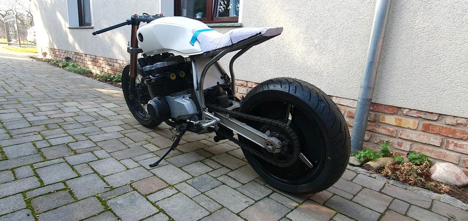 Kawasaki GPZ 750 Caferacer Projekt in Bernburg (Saale)